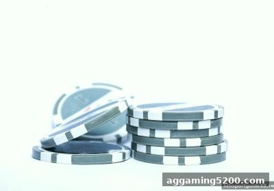 华体会体育带你玩转棋牌回合管理：炸金花与德州扑克的制胜法则